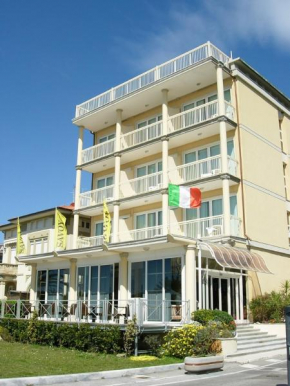 Savoy Hotel Marina Di Pietrasanta